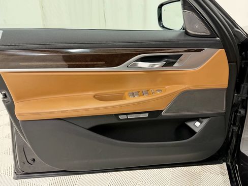 Used 2016 BMW 750i xDrive image 39