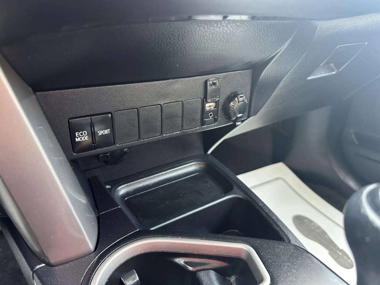 Used 2016 Toyota RAV4 XLE w/ Convenience Package AWD/4WD image 30