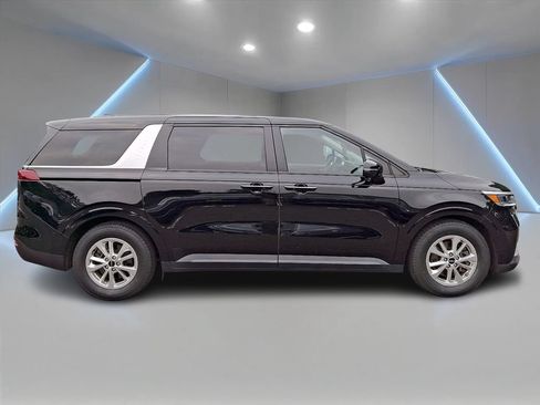 Used 2023 Kia Carnival LX FWD image 7