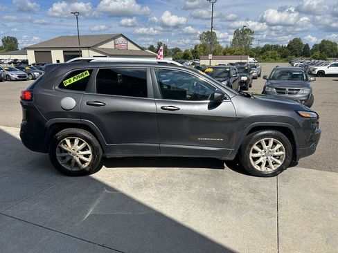 Used 2015 Jeep Cherokee Limited AWD/4WD image 4