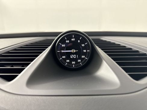 Used 2025 Porsche Macan Electric image 30