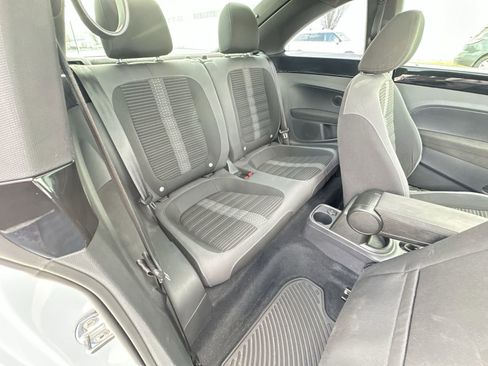 Used 2012 Volkswagen Beetle Turbo image 23