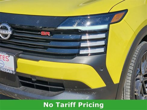 Certified 2025 Nissan Kicks SR image 6