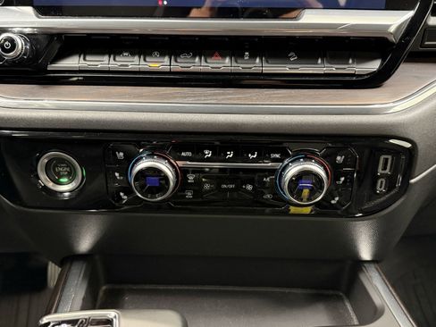 Used 2023 GMC Sierra 1500 SLT w/ SLT Premium Package image 31