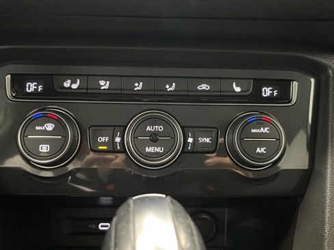 Used 2021 Volkswagen Tiguan SEL AWD/4WD image 20