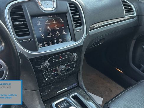 Used 2019 Chrysler 300 Limited image 13