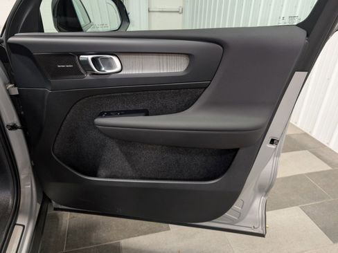 Used 2024 Volvo XC40 B5 Ultimate w/ Protection Package Premier image 29
