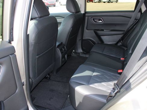 Used 2025 Nissan Rogue Platinum AWD/4WD image 10