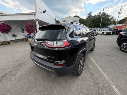 Used 2019 Jeep Cherokee Limited AWD/4WD image 5