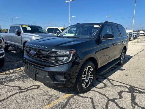 Used 2025 Ford Expedition Active AWD/4WD image 1