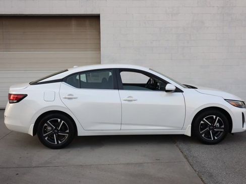 New 2025 Nissan Sentra SV image 3