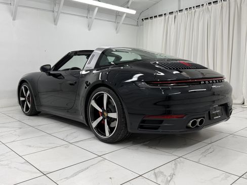 Certified 2022 Porsche 911 Targa 4S image 3