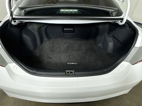 Used 2010 Toyota Camry SE FWD image 28
