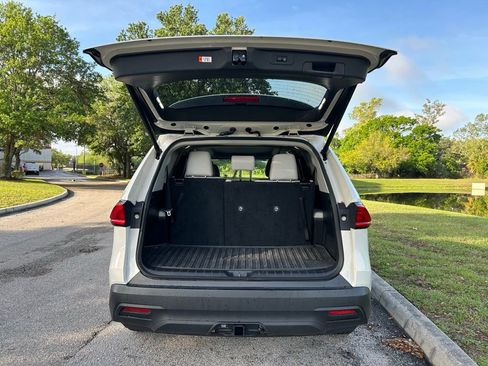 Used 2024 Toyota Grand Highlander XLE image 10