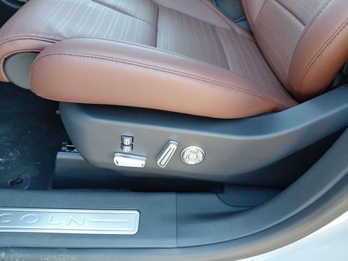 New 2026 Lincoln Nautilus Reserve image 10