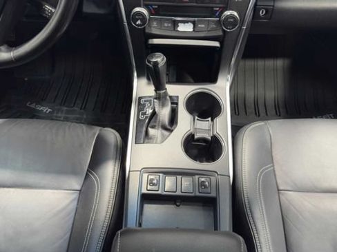 Used 2015 Toyota Camry XLE FWD image 18