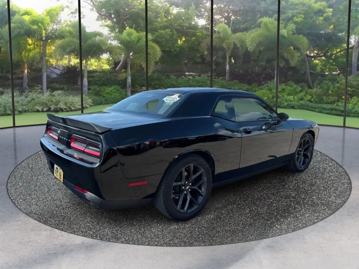 Used 2019 Dodge Challenger SXT w/ Blacktop Package RWD image 3