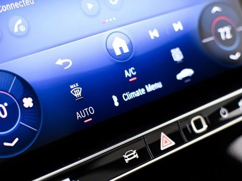 Certified 2025 Mercedes-Benz GLC 300 GLC 300 image 32