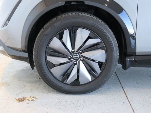 Used 2023 Nissan Ariya AWD image 44