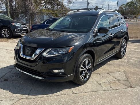 Used 2017 Nissan Rogue SL w/ SL Premium Package image 4