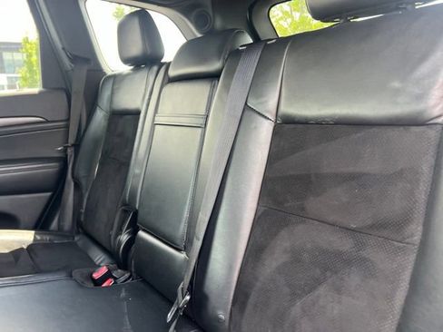 Used 2017 Jeep Grand Cherokee Altitude AWD/4WD image 29