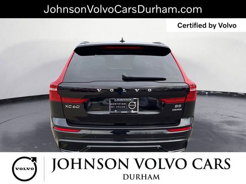 Used 2023 Volvo XC60 B5 Plus image 5