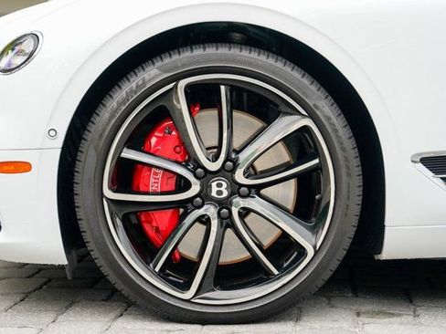 Used 2024 Bentley Continental GT V8 image 14