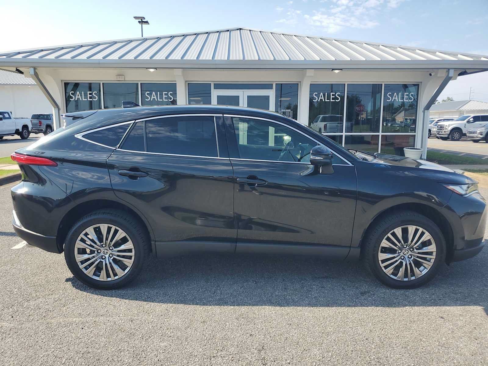 Used 2022 Toyota Venza Limited AWD/4WD image 7