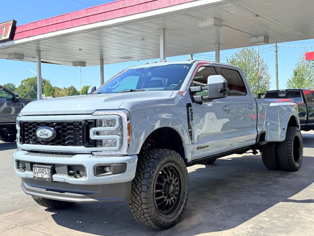 Used 2025 Ford F350 Lariat w/ Lariat Ultimate Package AWD/4WD image 6