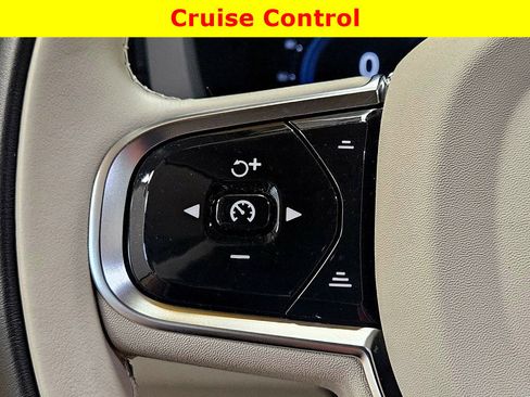 Used 2024 Volvo XC60 T8 Ultimate w/ Climate Package image 35