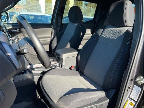 Used 2020 Toyota Tacoma TRD Sport image 8