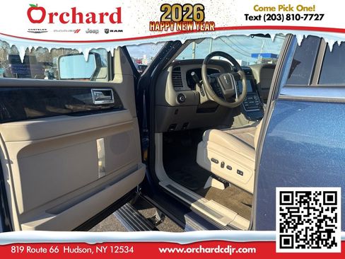 Used 2017 Lincoln Navigator Select image 21