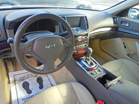Used 2013 INFINITI G37 Base w/ Premium Pkg image 2
