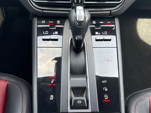Used 2022 Porsche Macan S AWD/4WD image 33