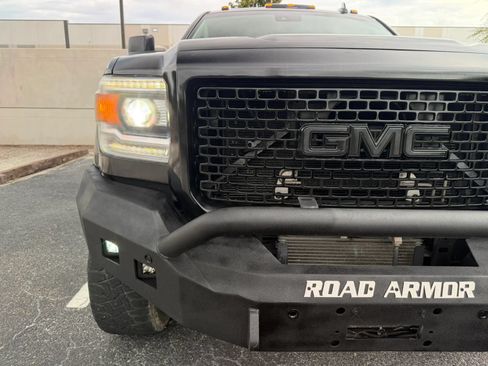 Used 2016 GMC Sierra 2500 Denali w/ Duramax Plus Package AWD/4WD image 28