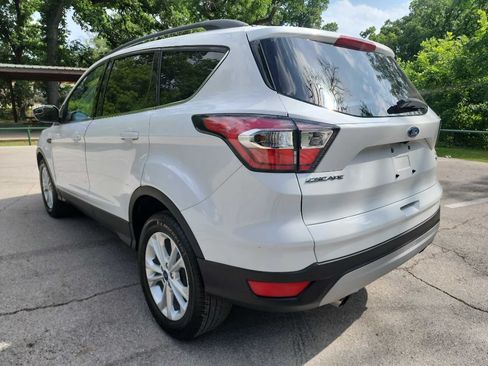 Used 2018 Ford Escape SE FWD image 5