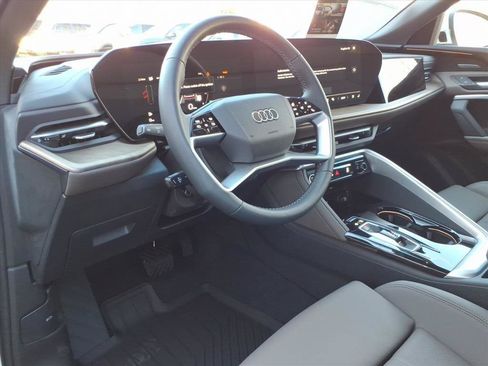 Used 2025 Audi Q5 Premium Plus AWD/4WD image 9