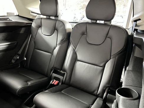 New 2026 Volvo XC90 B5 Ultra image 23