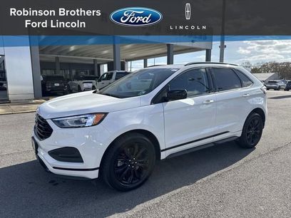 Used 2022 Ford Edge SE w/ Black Appearance Package