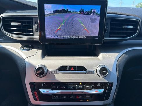 Used 2020 Ford Explorer XLT w/ Equipment Group 202A AWD/4WD image 20