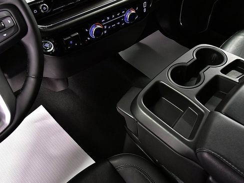 Used 2025 GMC Sierra 1500 SLT image 25