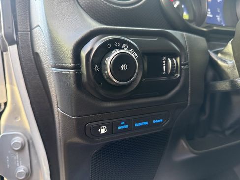 Used 2024 Jeep Wrangler Unlimited Rubicon 4xe image 17