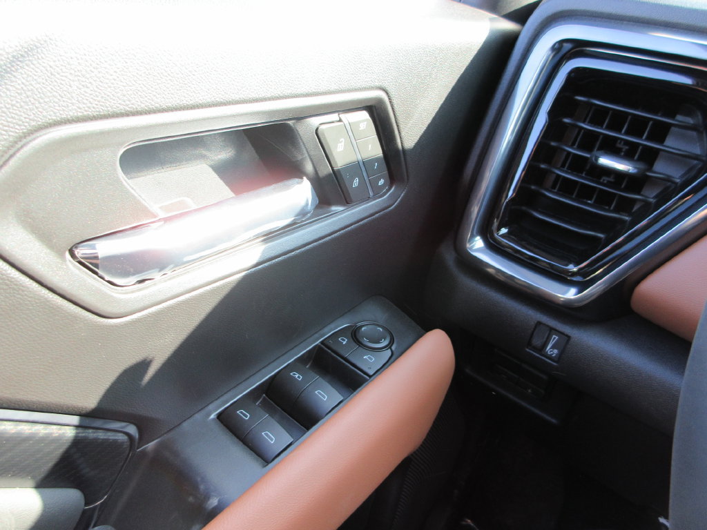 New 2026 GMC Canyon AT4 w/ Technology Plus Package AWD/4WD image 19