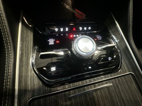 Used 2022 Jeep Wagoneer Series III w/ Flexible Seating Group image 22