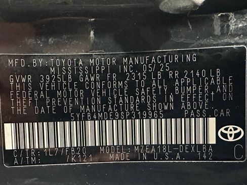 Used 2025 Toyota Corolla LE image 11