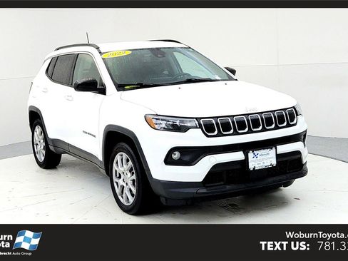 Used 2022 Jeep Compass Latitude image 1