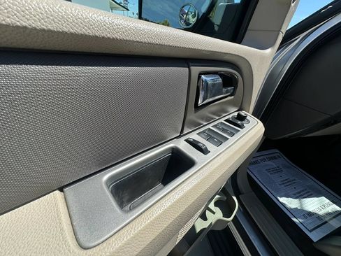 Used 2011 Ford Expedition EL XLT RWD image 23