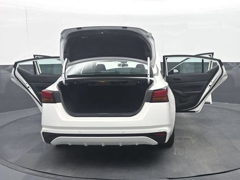 Used 2025 Nissan Altima 2.5 SV FWD image 39