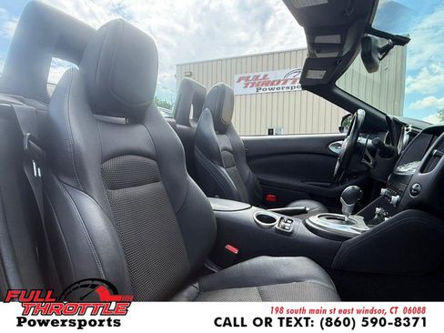 Used 2010 Nissan 370Z Touring RWD image 13