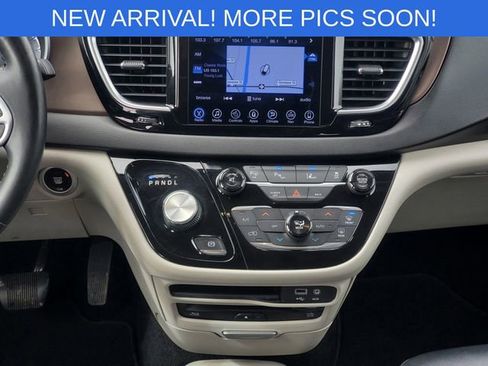 Used 2017 Chrysler Pacifica Touring-L Plus w/ Advanced Safetytec Group image 25